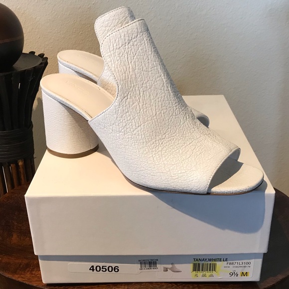 VINCE TANAY CRINKLED PATENT LEATHER MULE, SZ 9.5 - Picture 5 of 8